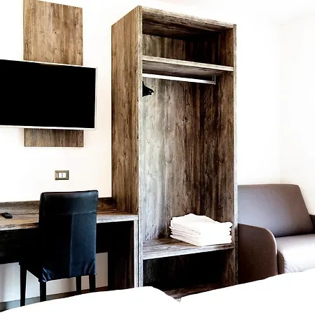 Roma Ariston 7 *